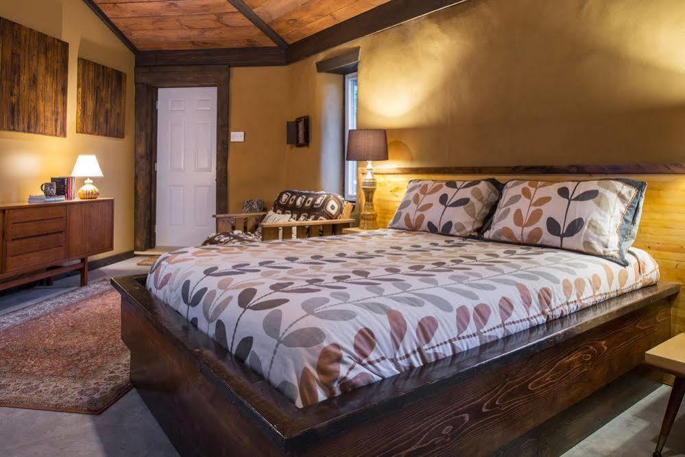 Owl'S Nest Suites Carrying Place Luaran gambar